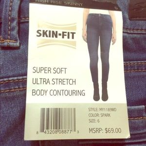 Seven7 High RiseSkinny Jean